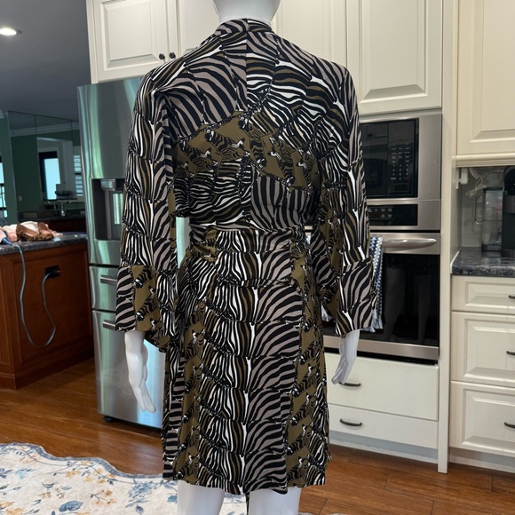 Banana Republic Issa London Zebra Pattern Wrap Dress 6 - Picture 3 of 13